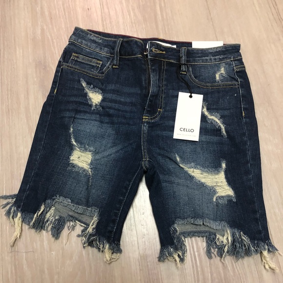 Fashion Nova Bermuda Shorts size Large - Picture 2 of 8